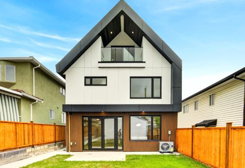 2-2741 E 7th Ave, Vancouver, BC, V5M1T8 | Card Image