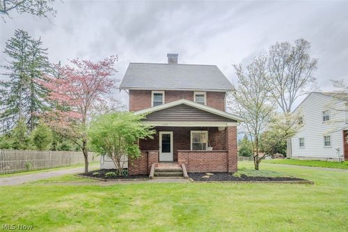 3390 Charles St, Cuyahoga Falls, OH, 44221-1261 | Card Image