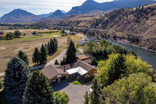 1077 Us Highway 89 S, House other with 3 bedrooms, 3 bathrooms and null parking in Gardiner MT | Image 78