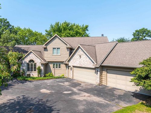 1749 Hawthorne Heights Drive, LEDGEVIEW, WI, 54115 | Card Image