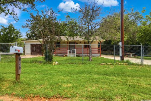606 Viewpoint Dr, Poteet, TX, 78065-4560 | Card Image