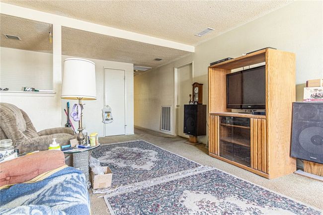 15660 Yates Rd, House other with 3 bedrooms, 2 bathrooms and 2 parking in Victorville CA | Image 6