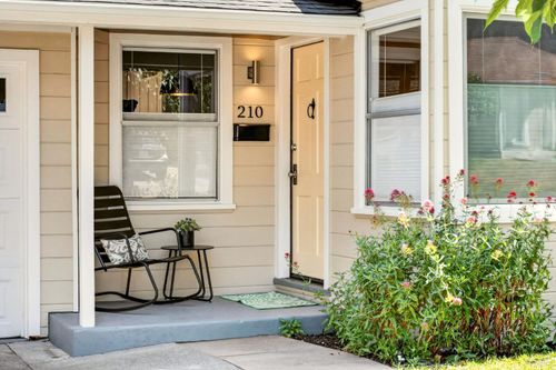 210 Homewood Ave, Napa, CA, 94558-5617 | Card Image