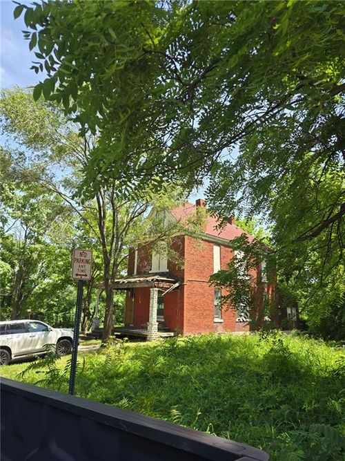 711 Troup Ave, Kansas City, KS, 66101-1546 | Card Image