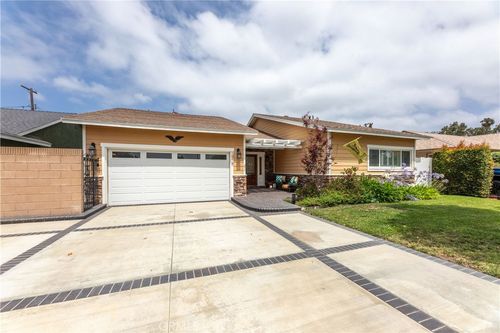 1915 Volk Ave, Long Beach, CA, 90815-3634 | Card Image