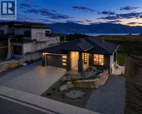 2531 Pinnacle Ridge Dr, House with 5 bedrooms, 4 bathrooms and 2 parking in West Kelowna BC | Card Image