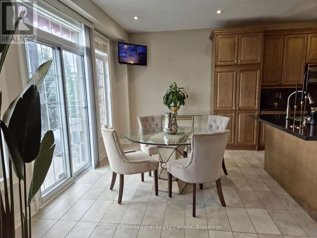 22 Prada Crt, House other with 6 bedrooms, 5 bathrooms and 6 parking in Brampton ON | Image 7