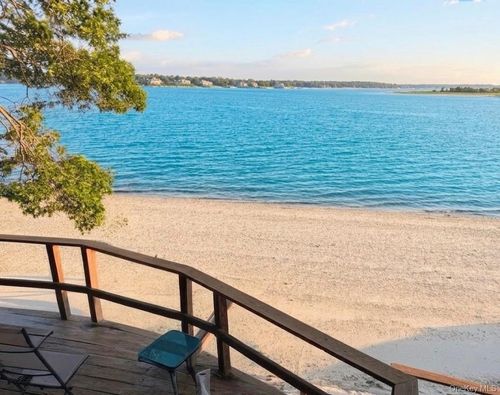 154 Eatons Neck Rd, Northport, NY, 11768-1110 | Card Image