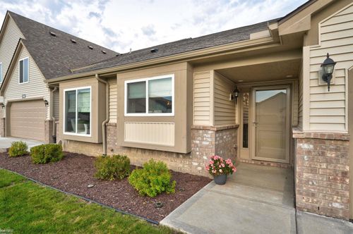 31003 Gregory St, Grand Blanc, MI, 48439-7213 | Card Image