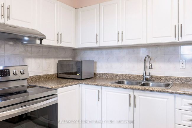823 - 4645 Jane St, Condo with 2 bedrooms, 1 bathrooms and 1 parking in North York ON | Image 9
