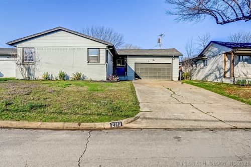 2710 Hudson Pl, Tulsa, OK, 74114-4931 | Card Image