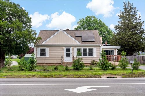 756 Metacom Ave, Bristol, RI, 02809-5129 | Card Image
