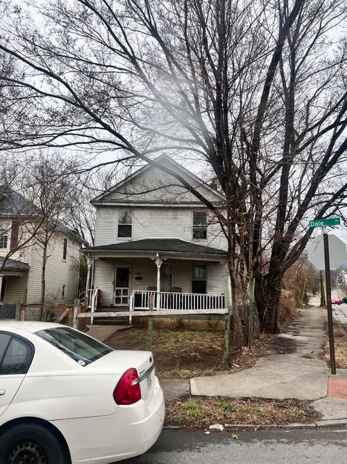 601 Dale Ave Se, Roanoke, VA, 24013-1433 | Card Image