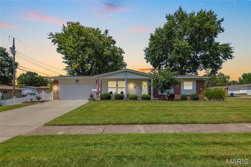 1405 Loveland Dr, Florissant, MO, 63031-3344 | Card Image