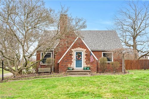 754 Fairfield Ave, Columbiana, OH, 44408-1635 | Card Image