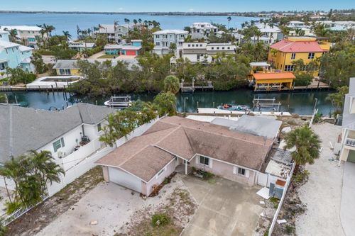 507 59th St, HOLMES BEACH, FL, 34217-1533 | Card Image