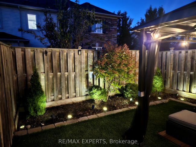 29 Delight Way, House attached with 3 bedrooms, 3 bathrooms and 1 parking in Whitby ON | Image 36