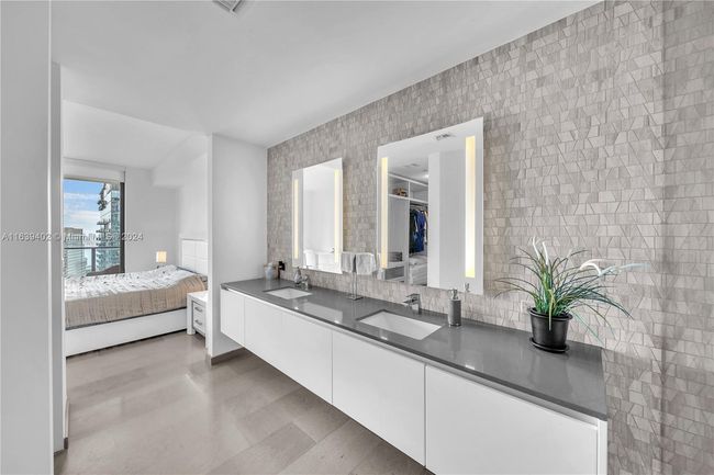 APT-3705 - 88 Sw 7 Th St, Condo with 2 bedrooms, 3 bathrooms and null parking in MIAMI FL | Image 29
