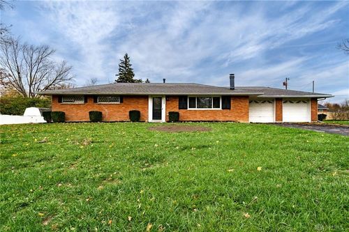 9380 Shawhan Dr, Centerville, OH, 45458-3739 | Card Image