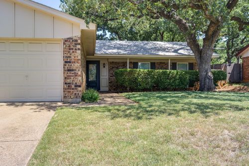 2101 Warwick Dr, Arlington, TX, 76015-1126 | Card Image