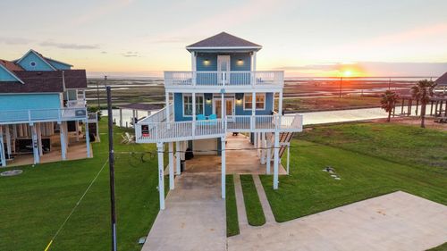 405 Pompano Dr, Freeport, TX, 77541-7315 | Card Image