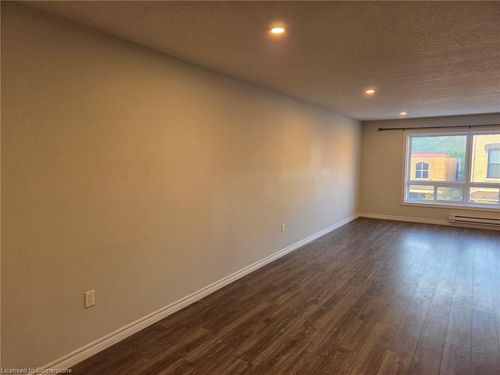 4-169 Main St N, Mount Forest, ON, N0G2L1 | Card Image