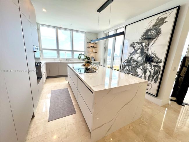 APT-4505 - 848 Brickell Key Dr, Condo with 3 bedrooms, 4 bathrooms and null parking in Miami FL | Image 27