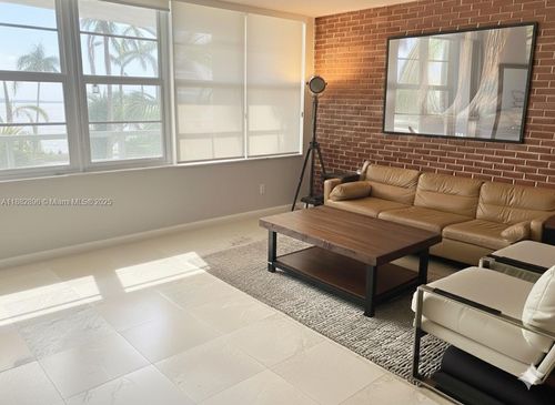 apt-3m-5700 Collins Ave, Miami Beach, FL, 33140-2303 | Card Image