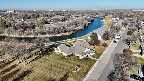 521 Oak St, Breckenridge, MN, 56520-1223 | Card Image