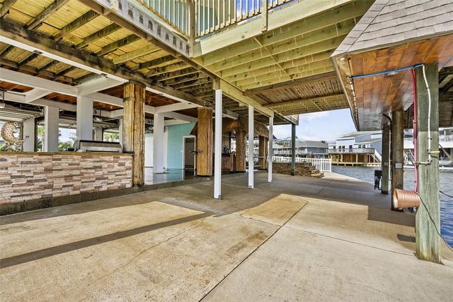 TIKI ISLAND TIKI BAR! | Image 30