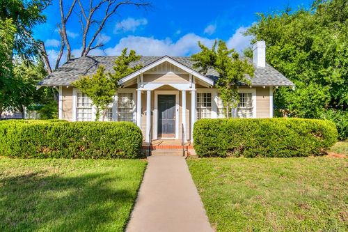 321 S Adams St, San Angelo, TX, 76901-4105 | Card Image