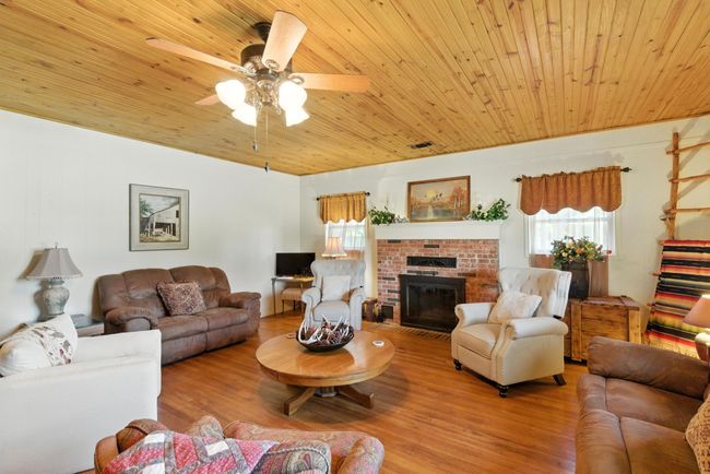 1111 W 8 Th St, House other with 3 bedrooms, 3 bathrooms and null parking in Cisco TX | Image 7