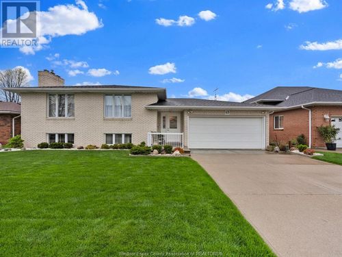 43 Debergh Ave, Leamington, ON, N8H4V7 | Card Image