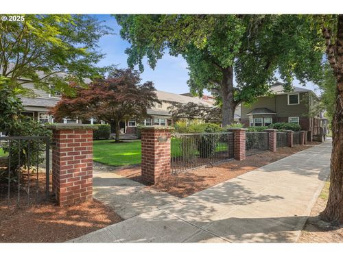 2-2555 Nw Savier St, Portland, OR, 97210-2473 | Card Image