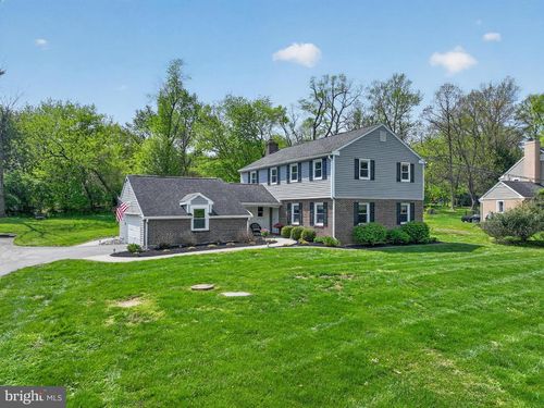 1088 Wood Ln, West Chester, PA, 19382-7435 | Card Image