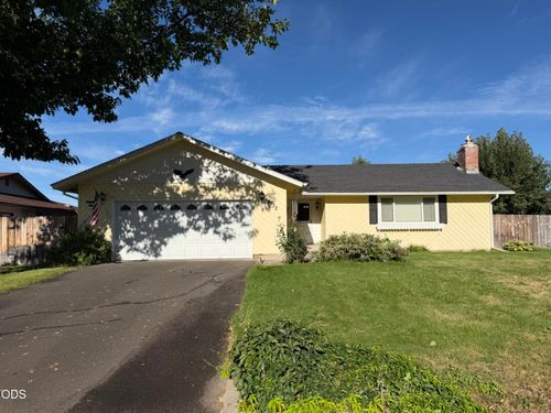 4832 Glenwood Dr, Klamath Falls, OR, 97603-8426 | Card Image