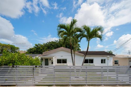 2521 Sw 25th Ter, Miami, FL, 33133-2218 | Card Image