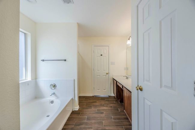 5936 Firethorn Dr, House other with 4 bedrooms, 3 bathrooms and null parking in Dallas TX | Image 24