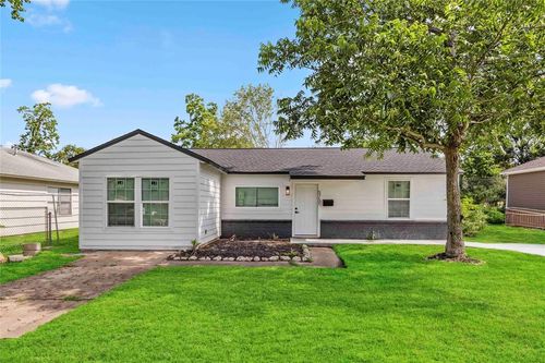 5751 Belmark St, Houston, TX, 77033-2145 | Card Image