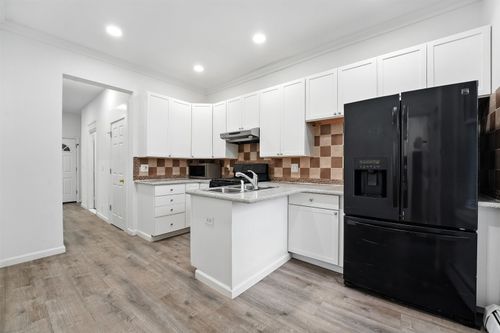 1-130 75th St, North Bergen, NJ, 07047-5815 | Card Image