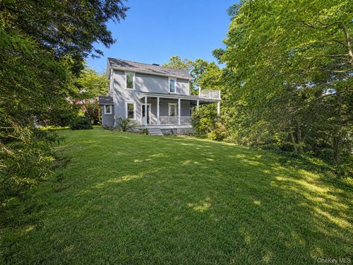 207 Prospect Ave, Sea Cliff, NY, 11579-1054 | Card Image