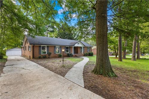 1120 Crestview Ave, Salisbury, NC, 28144-8201 | Card Image