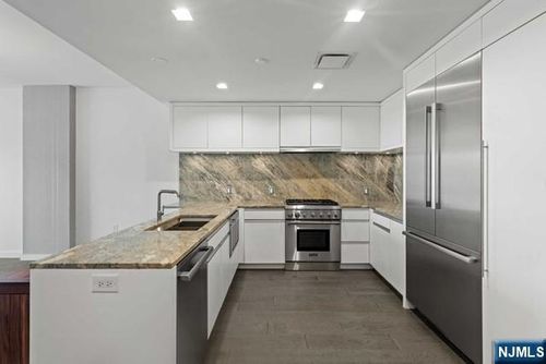 320 Adolphus Ave, Cliffside Park, NJ, 07010-2847 | Card Image