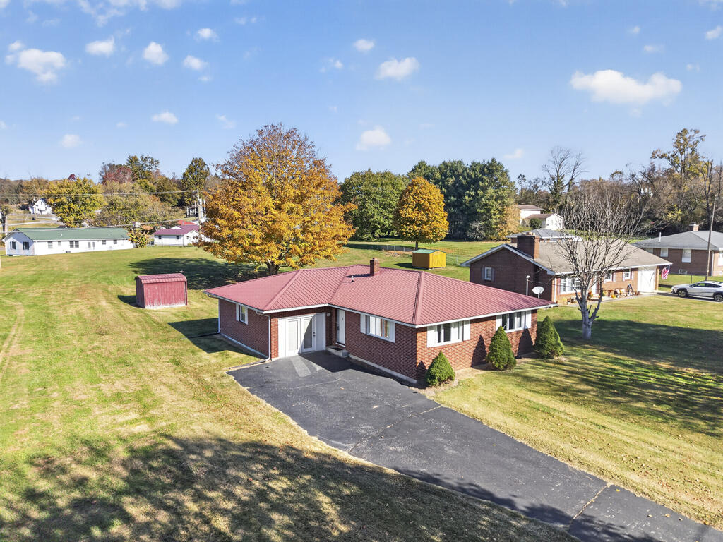 Residential in Glade Spring 4