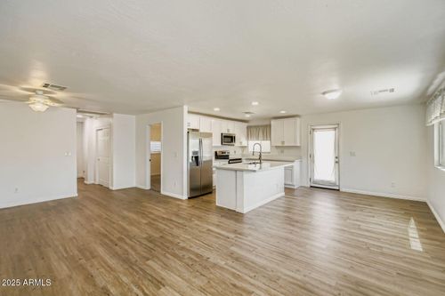 8110 E 4th Ave, Mesa, AZ, 85208-1422 | Card Image