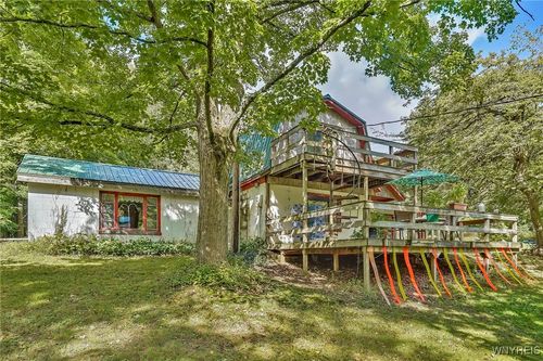 9425 Peck Hill Rd, Gowanda, NY, 14070-9662 | Card Image