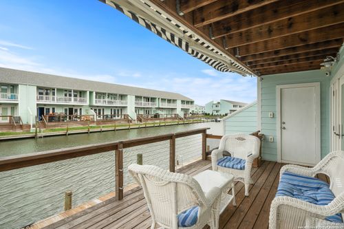 706-706 Lauderdale Dr, Rockport, TX, 78382-3746 | Card Image