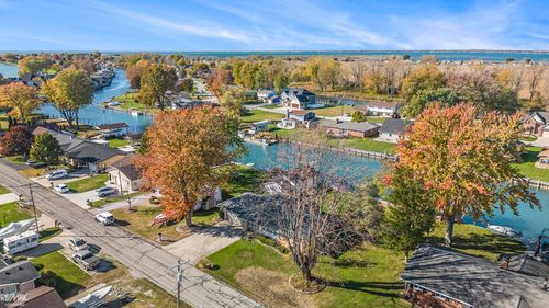 7284 Cardinal St, Clay, MI, 48001-4106 | Card Image