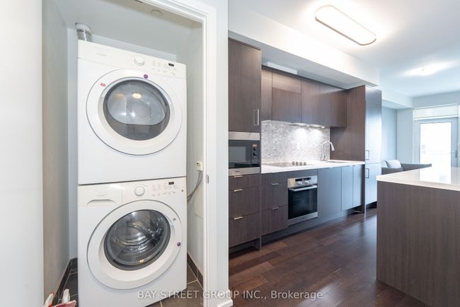 3212 - 21 Widmer St, Condo with 2 bedrooms, 1 bathrooms and null parking in Toronto ON | Image 22