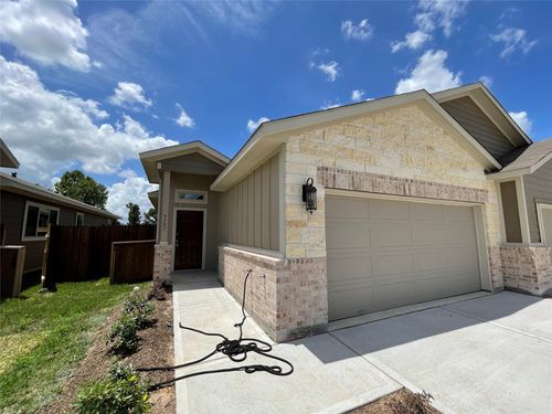 9797 Grosbeak Ln, Magnolia, TX, 77354-7036 | Card Image